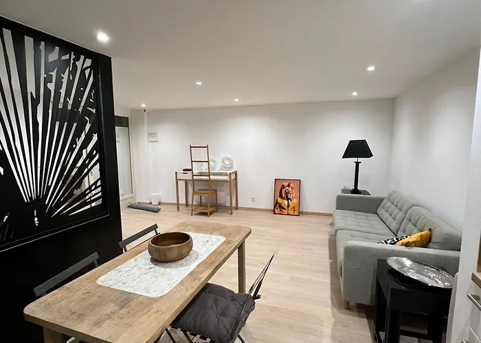 Place A 2 Minutes Du Metro Excellente Localisation Privatunterkunft Paris
