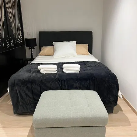 Проживание в семье Place A 2 Minutes Du Metro Excellente Localisation *