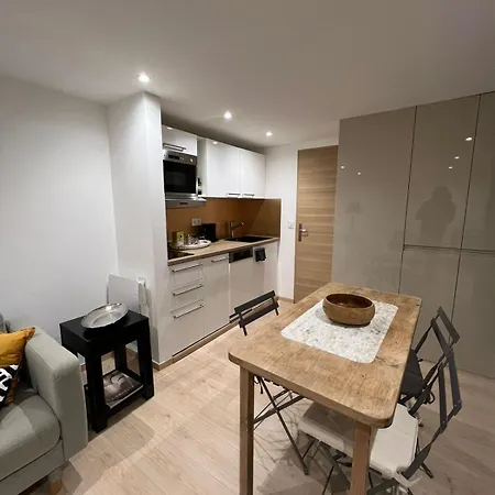 Place A 2 Minutes Du Metro Excellente Localisation Проживание в семье *