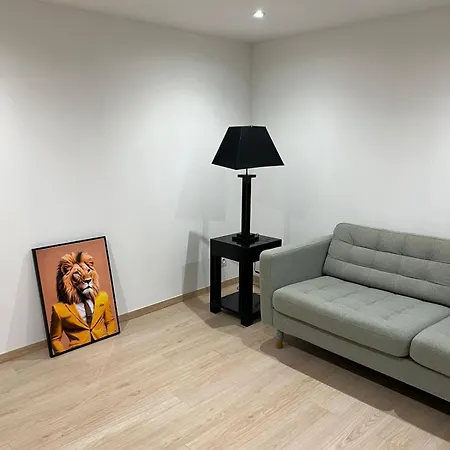 Place A 2 Minutes Du Metro Excellente Localisation Париж