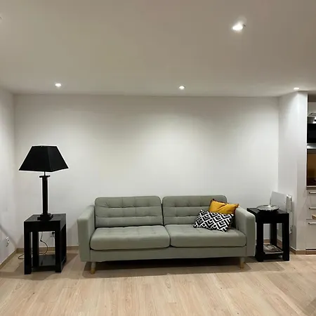 Проживание в семье Place A 2 Minutes Du Metro Excellente Localisation Париж