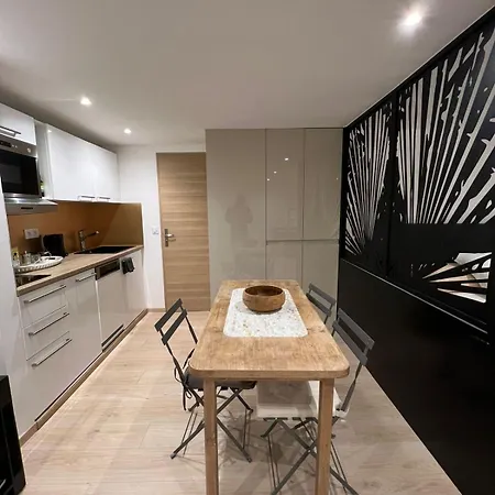 Проживание в семье Place A 2 Minutes Du Metro Excellente Localisation *