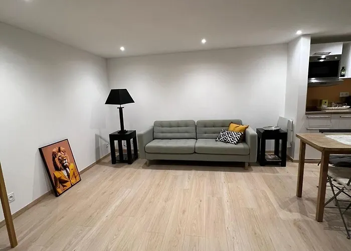 Проживание в семье Place A 2 Minutes Du Metro Excellente Localisation *