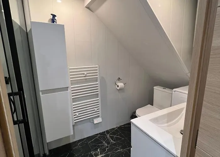 Place A 2 Minutes Du Metro Excellente Localisation Проживание в семье Париж